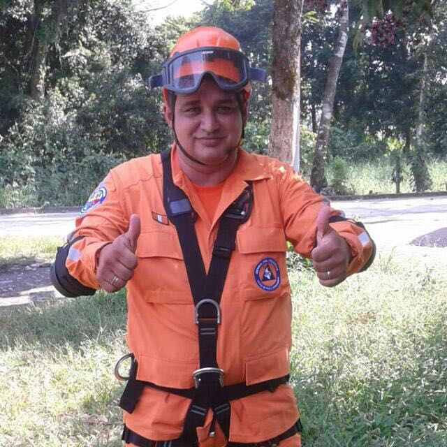 Defensa Civil Colombiana despide a uno de sus héroes