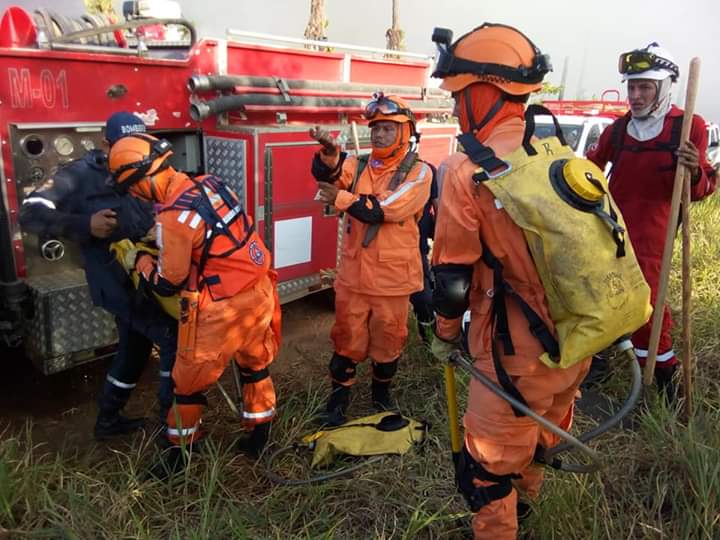 Defensa Civil Colombiana trabaja en la prevención y atención de incendios forestales en el departamento del Meta